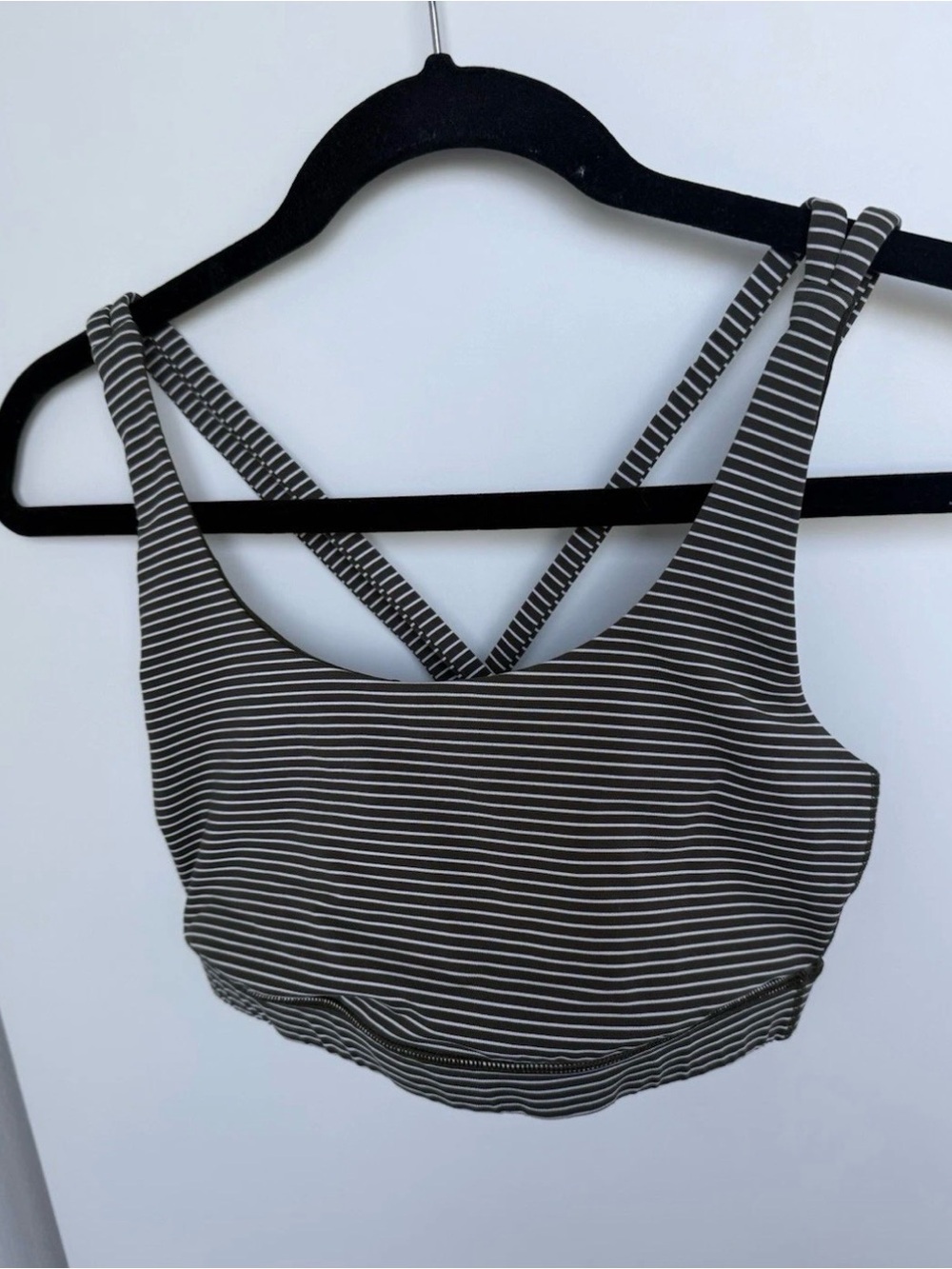 Lululemon Women’s Energy Bra Medium Support Size 8 Hype Stripe Dark Olive White
